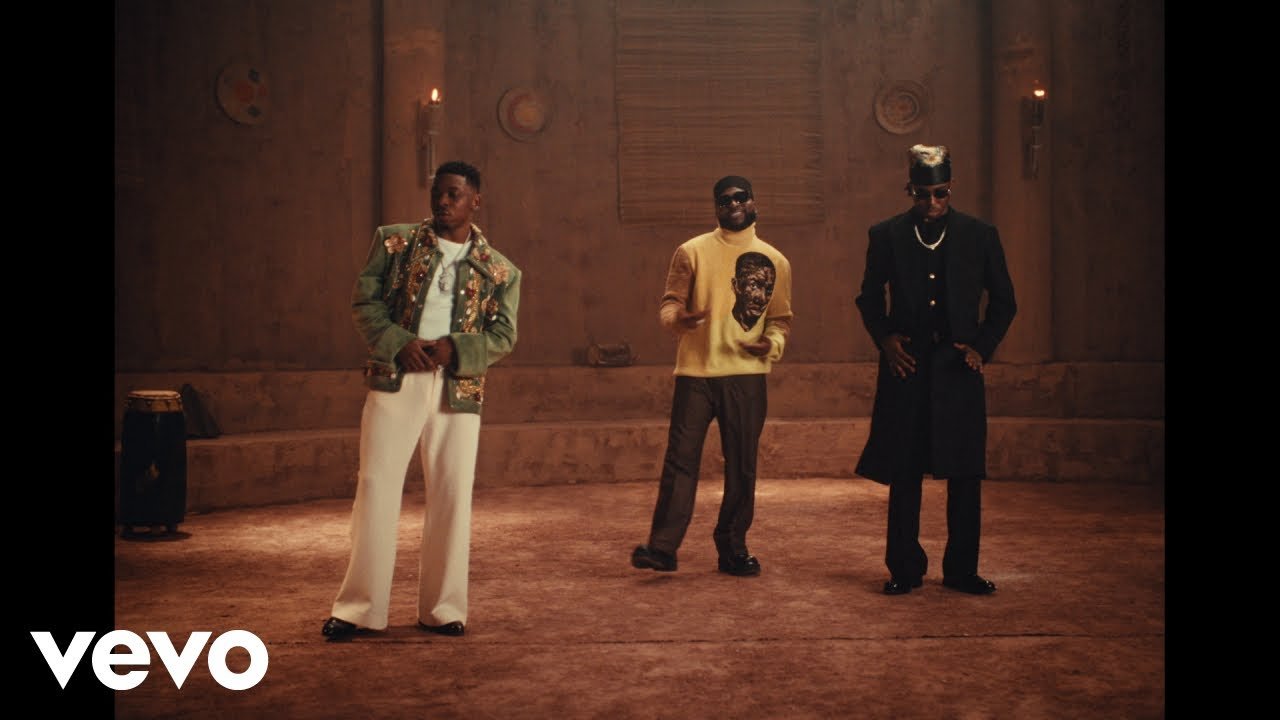 Davido performing alongside Mayorkun and FOLA in B4 B4 official video